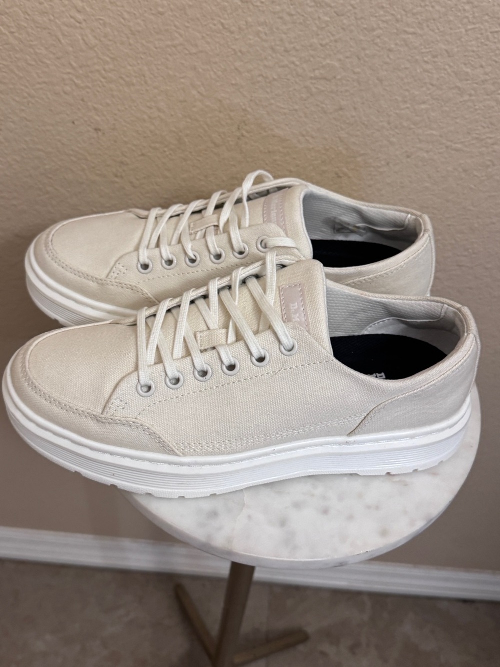 Women Dr Martens Brookline Canvas Off white summer timeless casual shoes Sz 8 - Picture 5 of 8